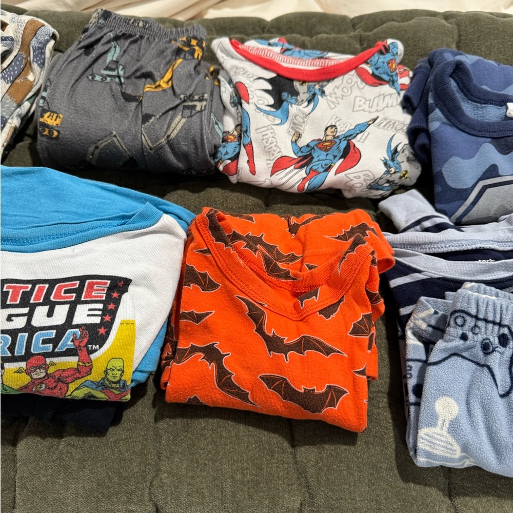Assorted Kids' Pajama Bundle - Picture 4 of 5